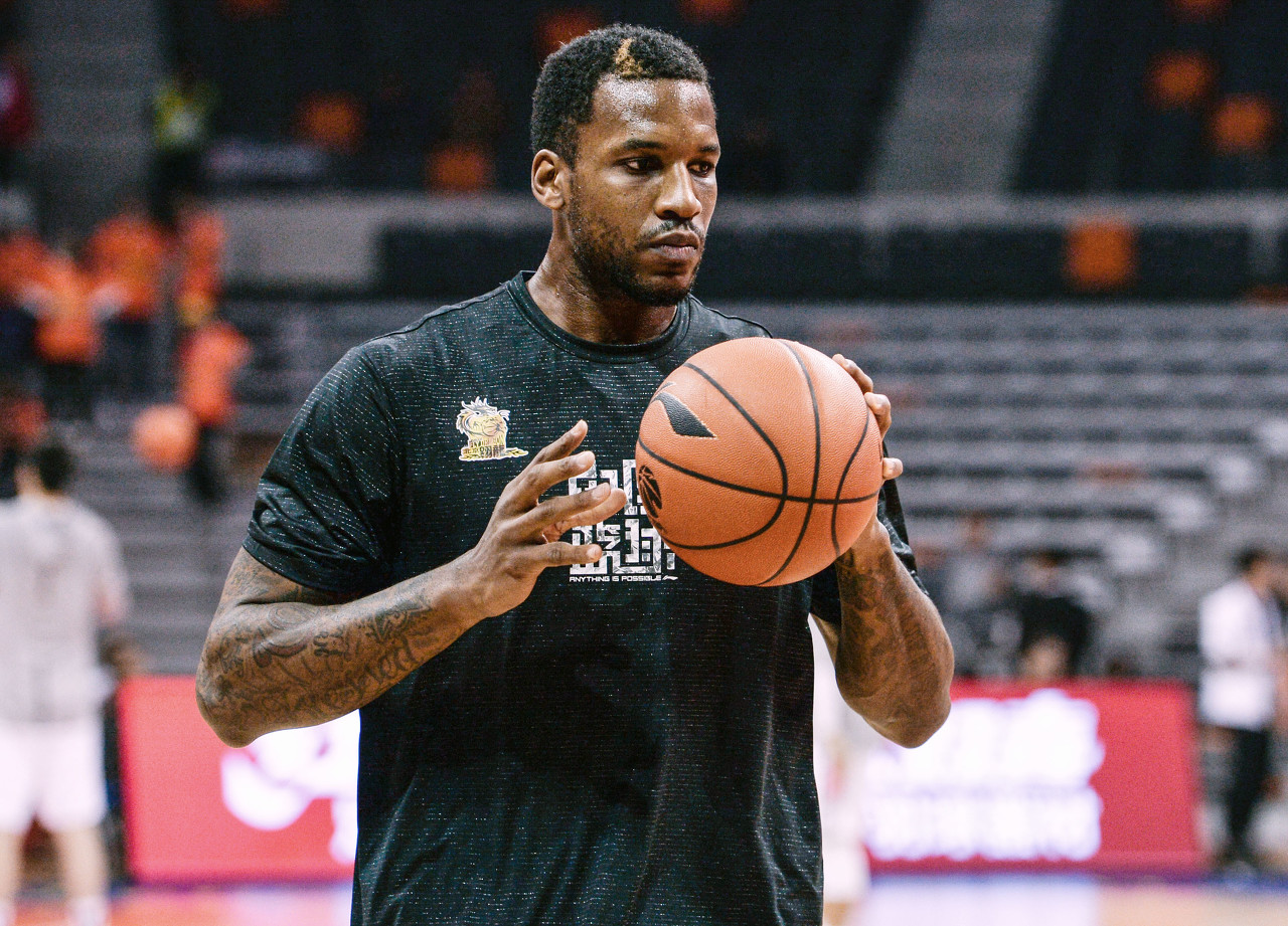 了他对场上 了他对场上