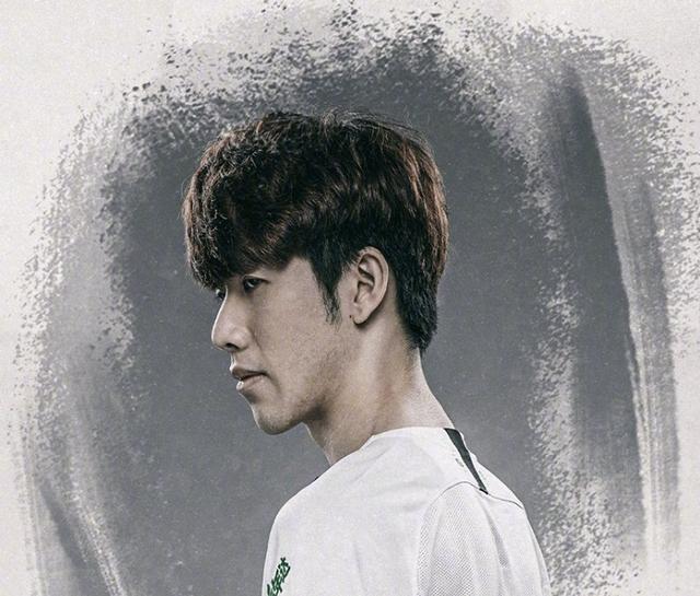 的自信与专 的自信与专