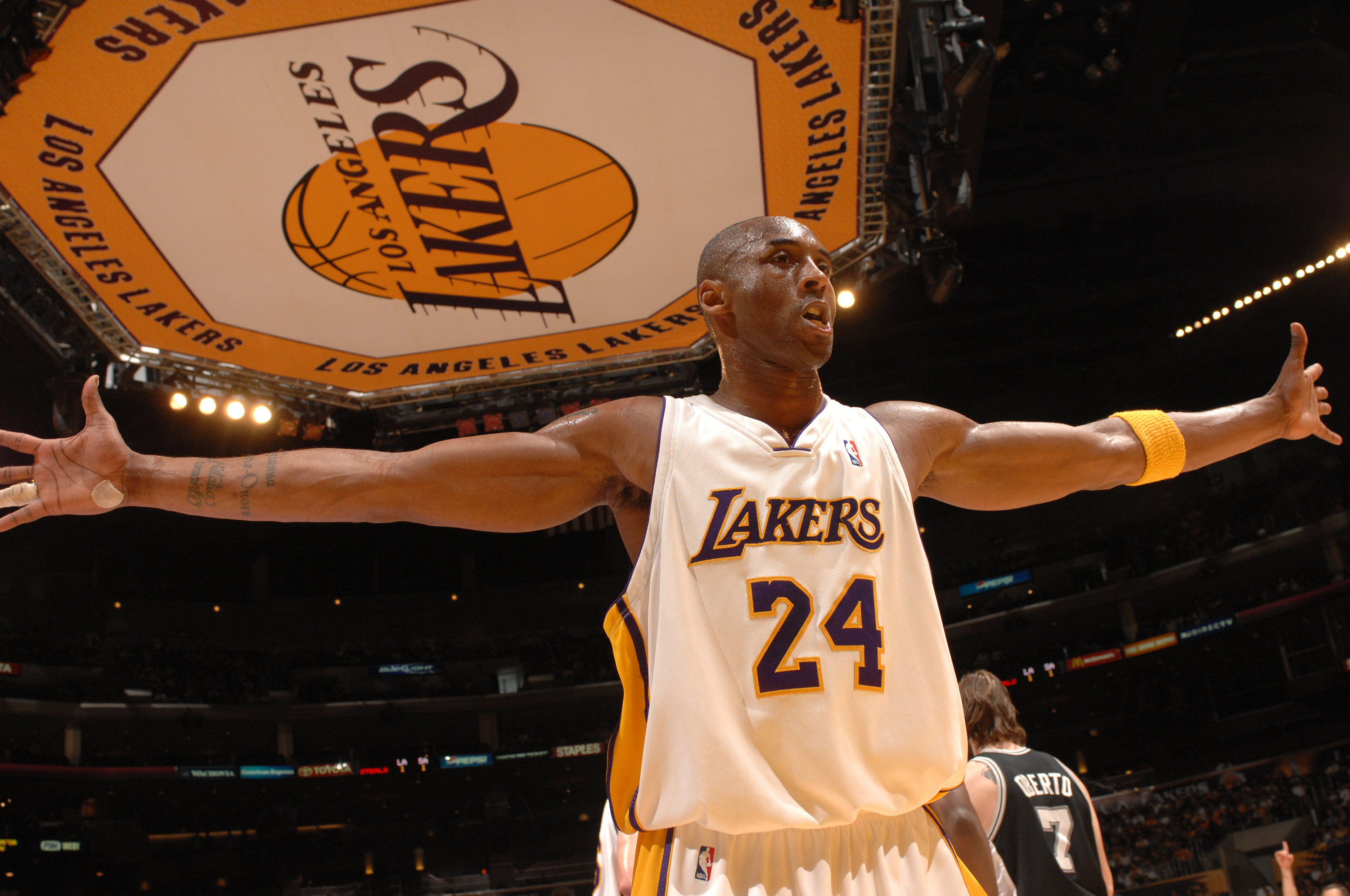 在合规与负 在合规与负