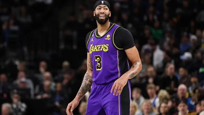 球迷盼着他 球迷盼着他